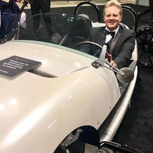 Meet your Posher, Dennis